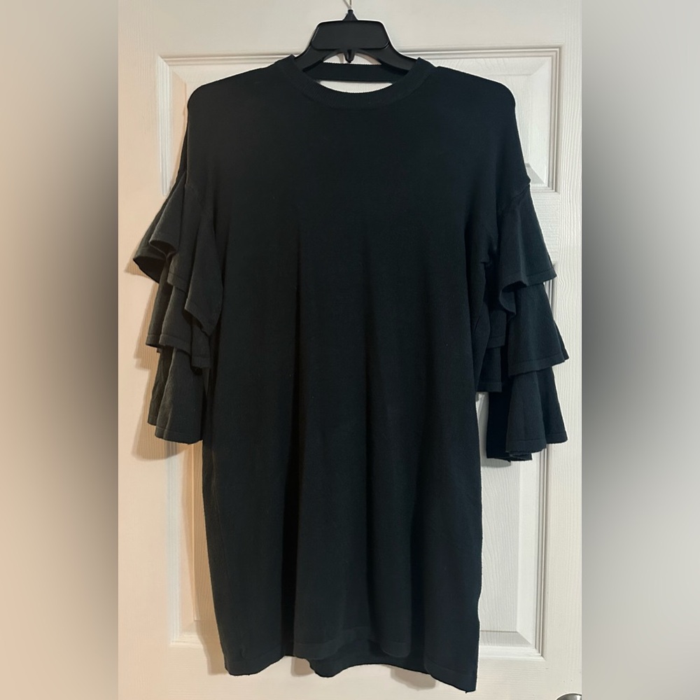 NWT Olivaceous Ruffle Sleeve open back green dress - Size Medium